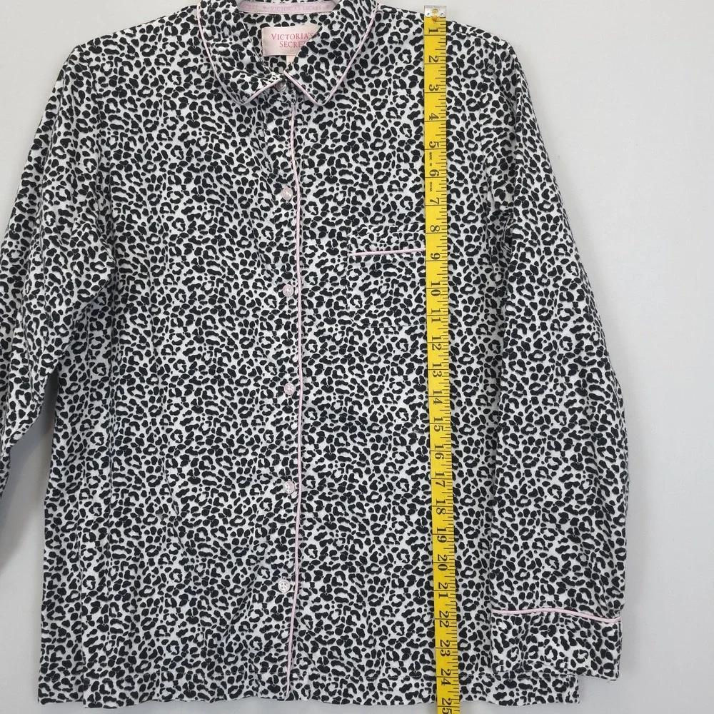 Victoria's Secret‎ Pajama Set White Leopard Print Women XS Button Up Top Pants